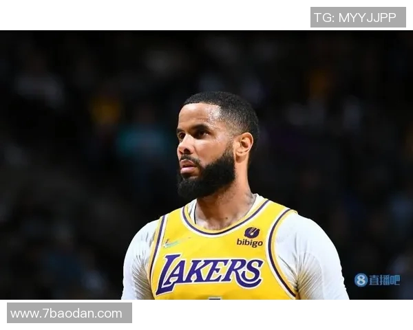 南斯表现起伏10投仅中2罚球稳健贡献11分并抢下5个前板与3次抢断