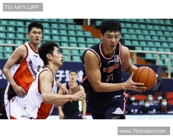 媒体人分析杨瀚森在新秀中表现平平中锋位置逐渐被潮流冷落 媒体人分析杨瀚森在新秀中表现平平中锋位置逐渐被潮流冷落