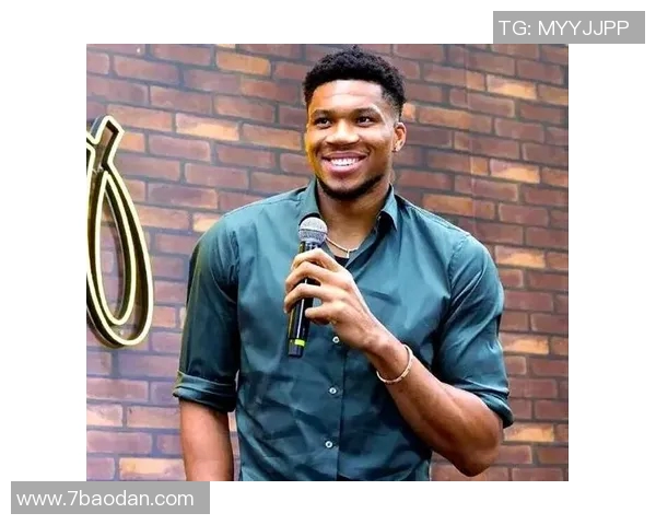 字母哥展望新赛季球队潜力称能打快节奏篮球防守将显著提升