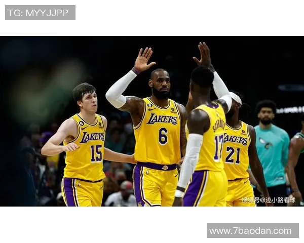 湖人双星状态回暖44分如饮水小里迎生涯巅峰老詹何时归来 湖人双星状态回暖44分如饮水小里迎生涯巅峰老詹何时归来