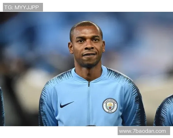 曼城官方向费尔南迪尼奥致敬九年辉煌岁月祝愿未来一切顺利