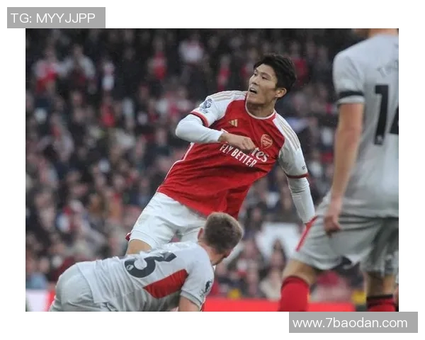 富安健洋与阿贾克斯达成协议将租借至赛季结束下周二进行体检 富安健洋与阿贾克斯达成协议将租借至赛季结束下周二进行体检