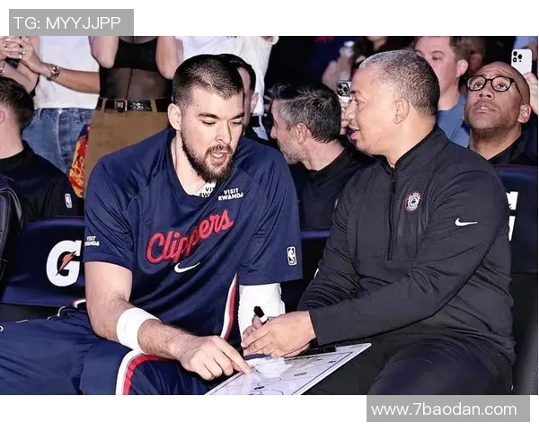 祖巴茨休赛期成功减重八磅身体轻盈力量提升显著 祖巴茨休赛期成功减重八磅身体轻盈力量提升显著