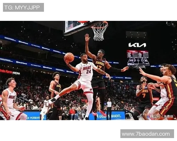 维金斯盛赞鲍威尔展现统治力称其为非凡天才球员的典范