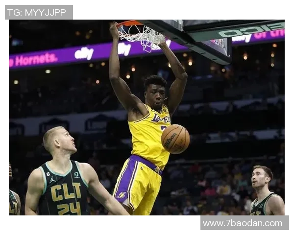 托布绝杀机会被封盖03秒空接再遭重创倒霉透了