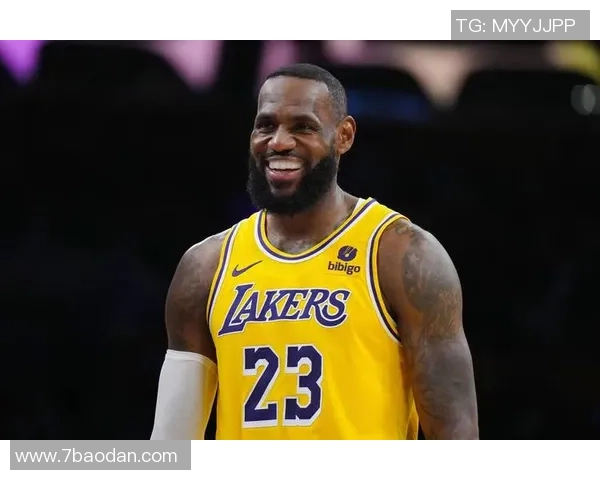 詹姆斯祝贺追梦达成900盖帽里程碑兄弟情深再续传奇