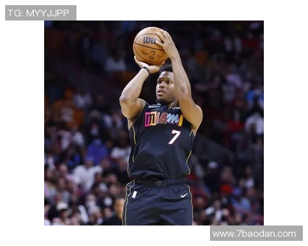 洛瑞助攻圆脸登三分精准命中昔日火箭旧将再展风采